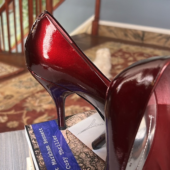 BCBG Generation Ariel Pumps Ruby Red Patent Peep Toe Heels - Picture 2 of 8